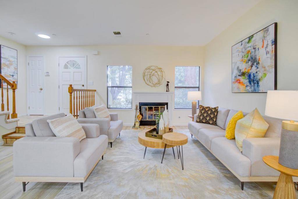 Sunnyvale, CA 94086,926 La Mesa TER #F