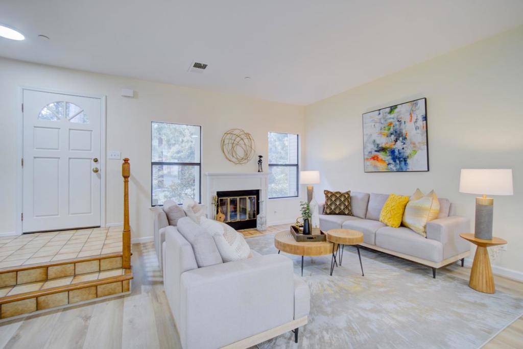 Sunnyvale, CA 94086,926 La Mesa TER #F