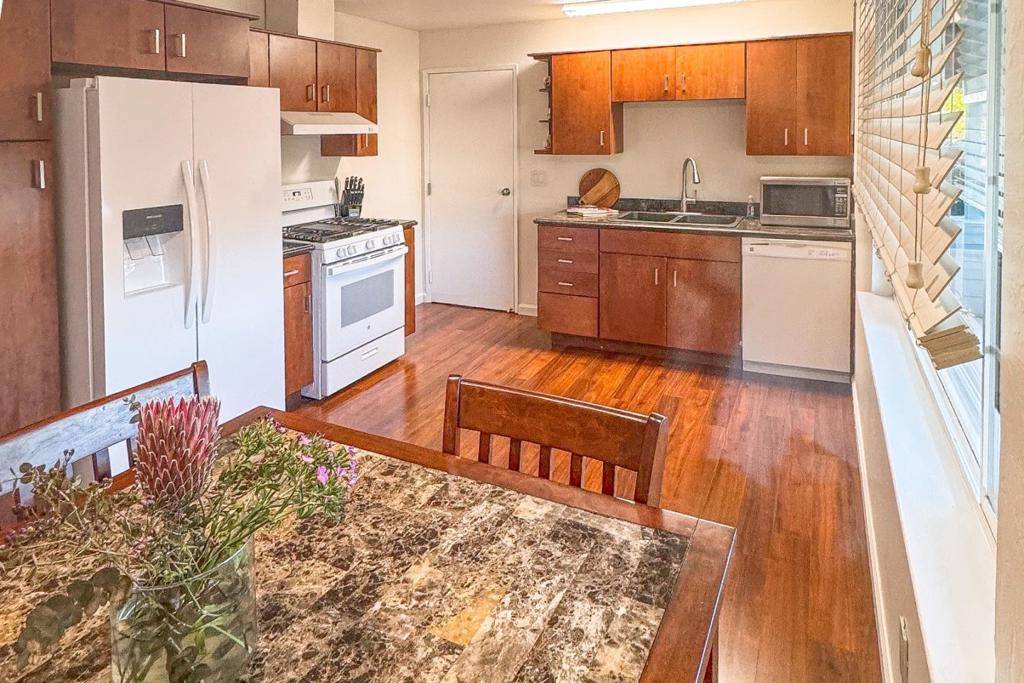 Rohnert Park, CA 94928,524 Baron DR