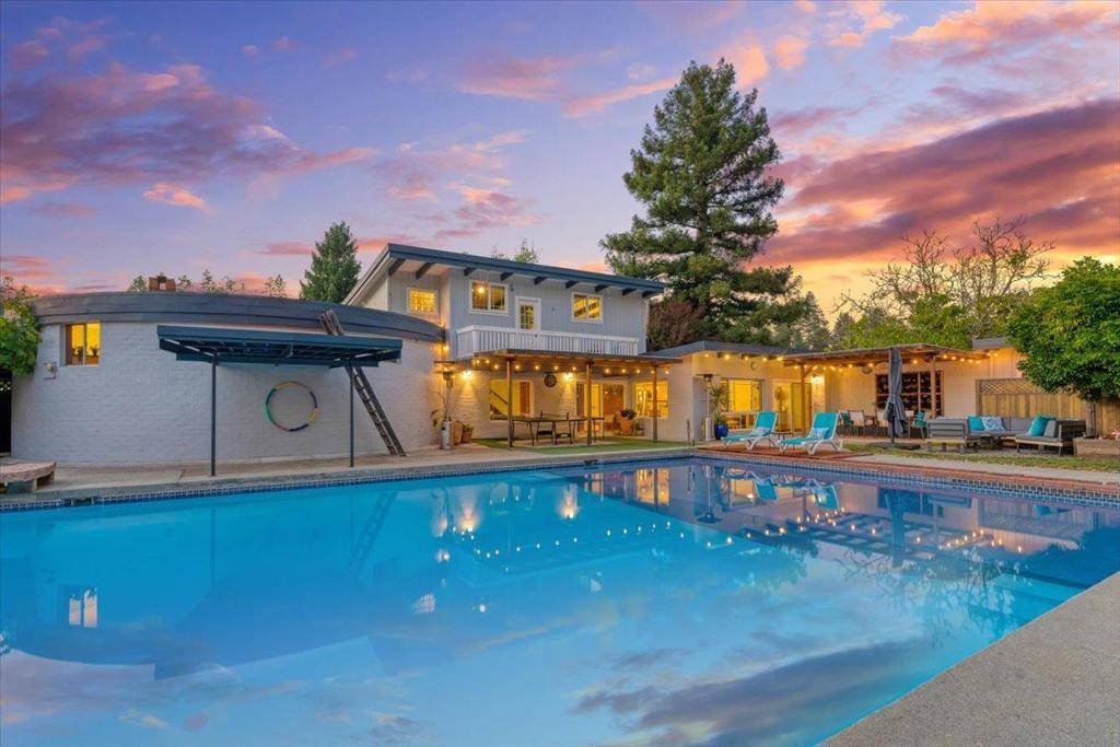 Scotts Valley, CA 95066,368 Green Valley RD
