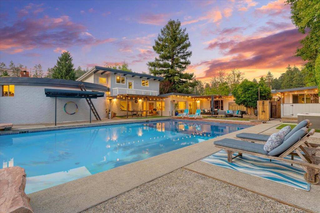 Scotts Valley, CA 95066,368 Green Valley RD