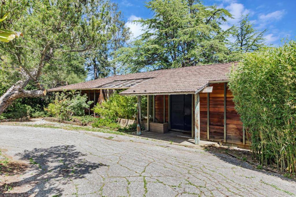 Los Altos Hills, CA 94024,10531 Magdalena RD