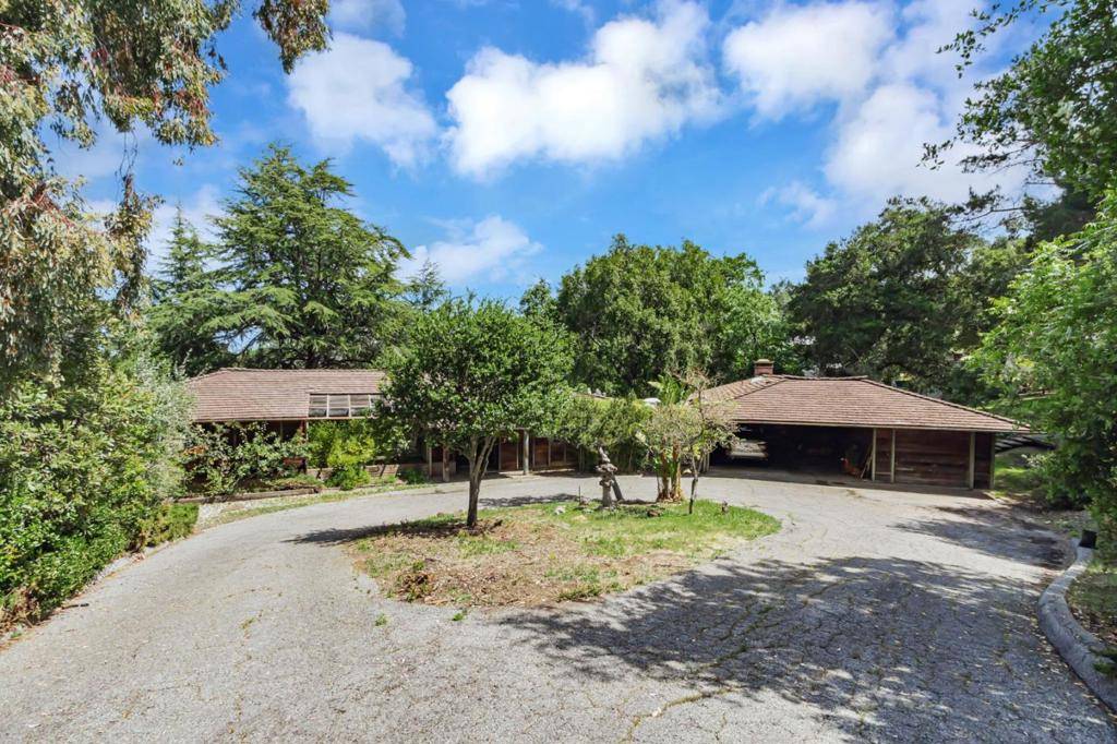 Los Altos Hills, CA 94024,10531 Magdalena RD