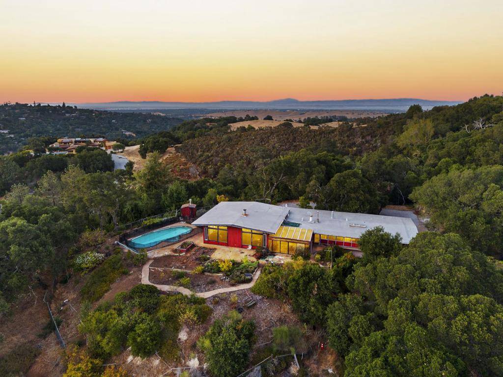 Portola Valley, CA 94028,640 Los Trancos RD