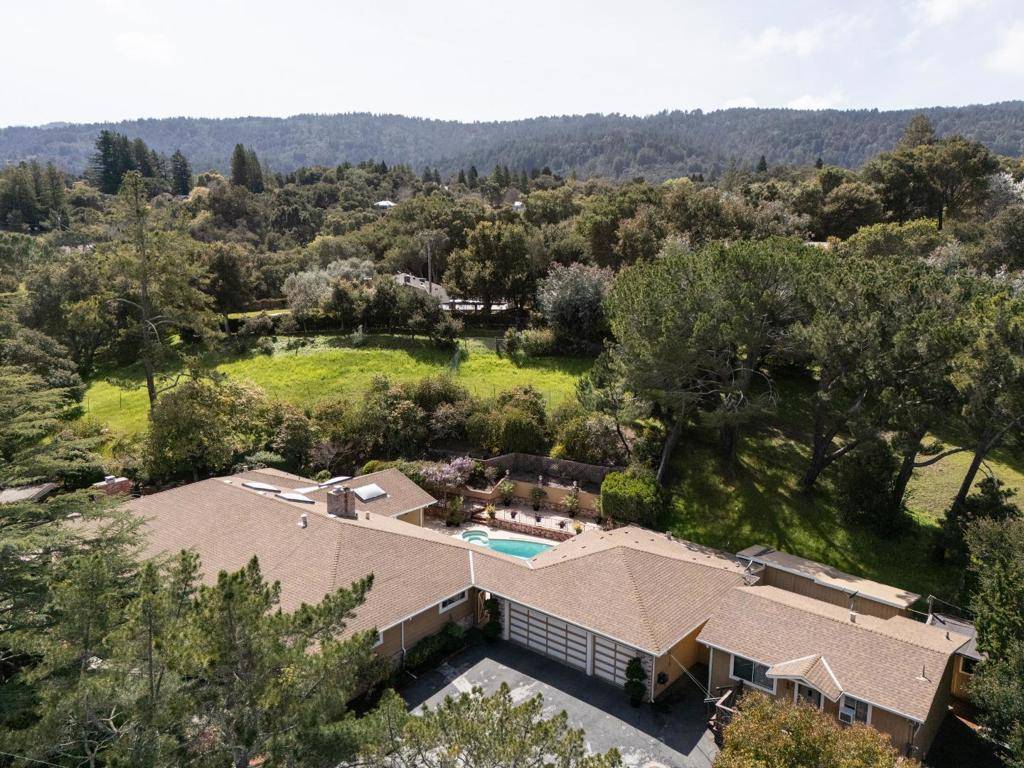 Woodside, CA 94062,252 Raymundo DR