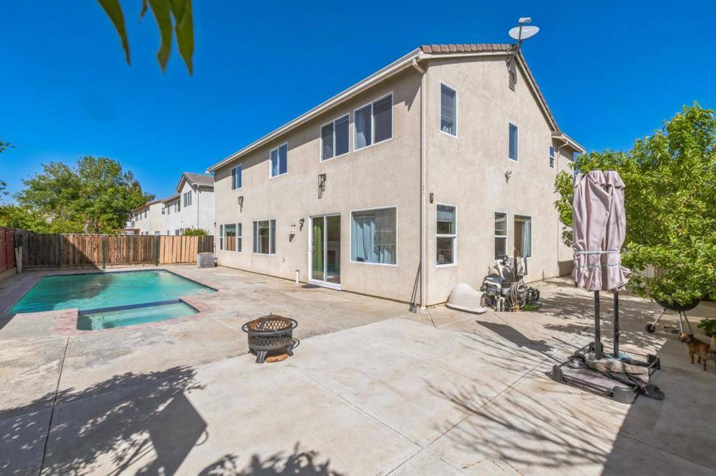 Patterson, CA 95363,1512 Marigold DR