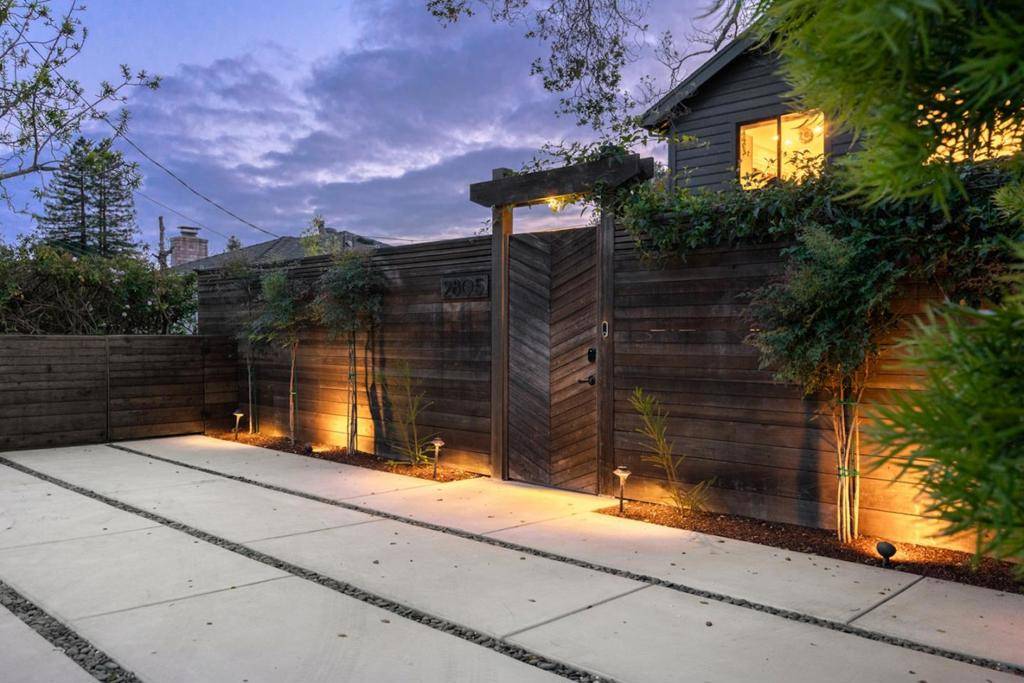 Soquel, CA 95073,2805 Center ST