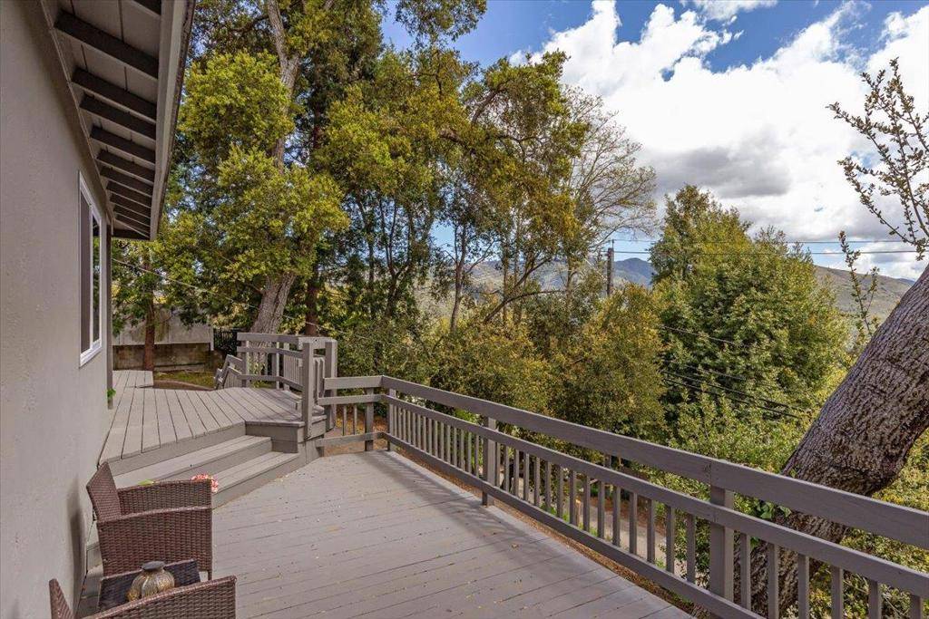 Los Gatos, CA 95033,21525 Madrone DR