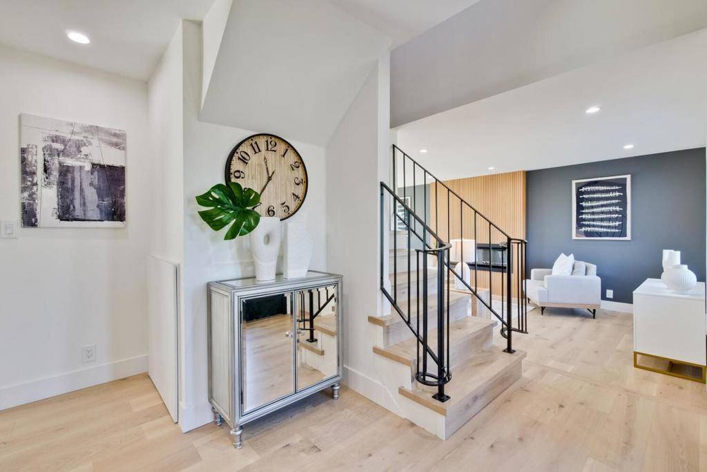 Cupertino, CA 95014,20692 Cheryl DR