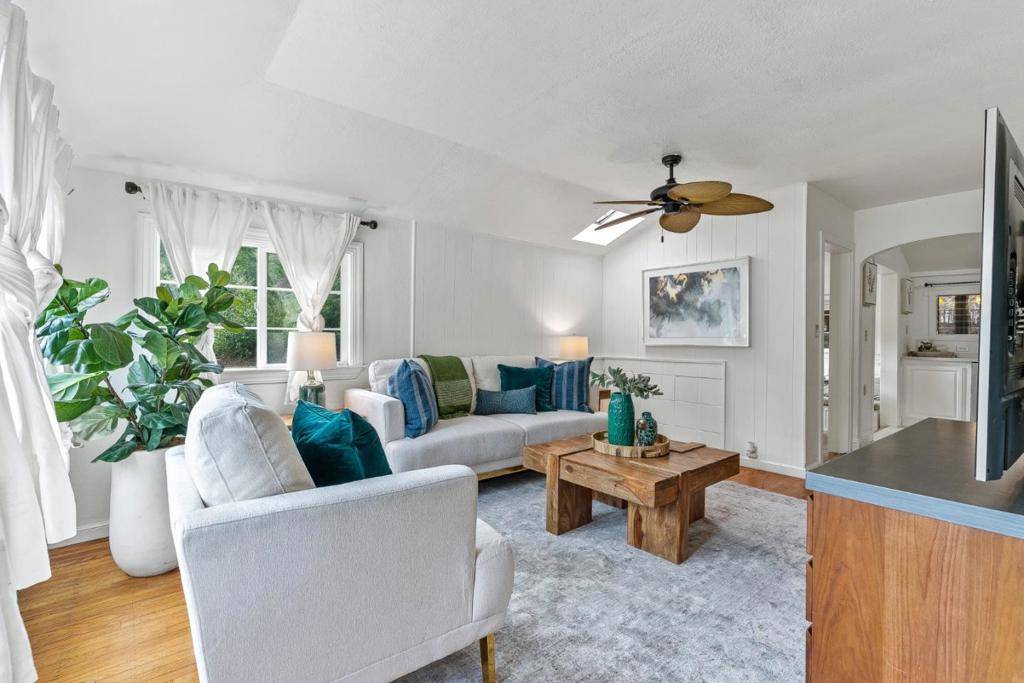 Santa Cruz, CA 95060,1960 La Madrona DR
