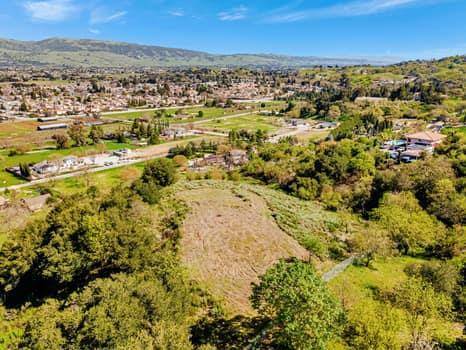 Morgan Hill, CA 95037,15311 Sycamore DR