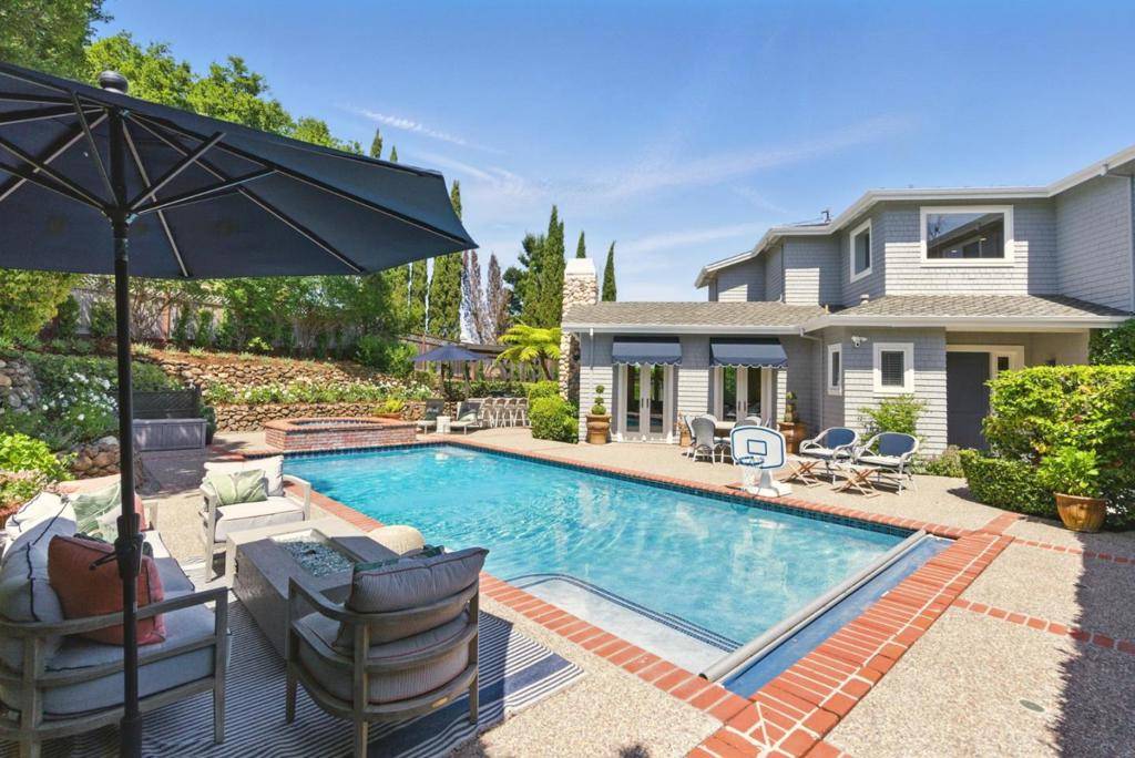 Redwood City, CA 94062,629 Lombardy WAY