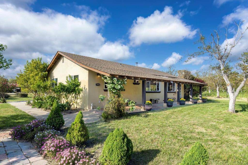 Hollister, CA 95023,79547958 Lovers LN