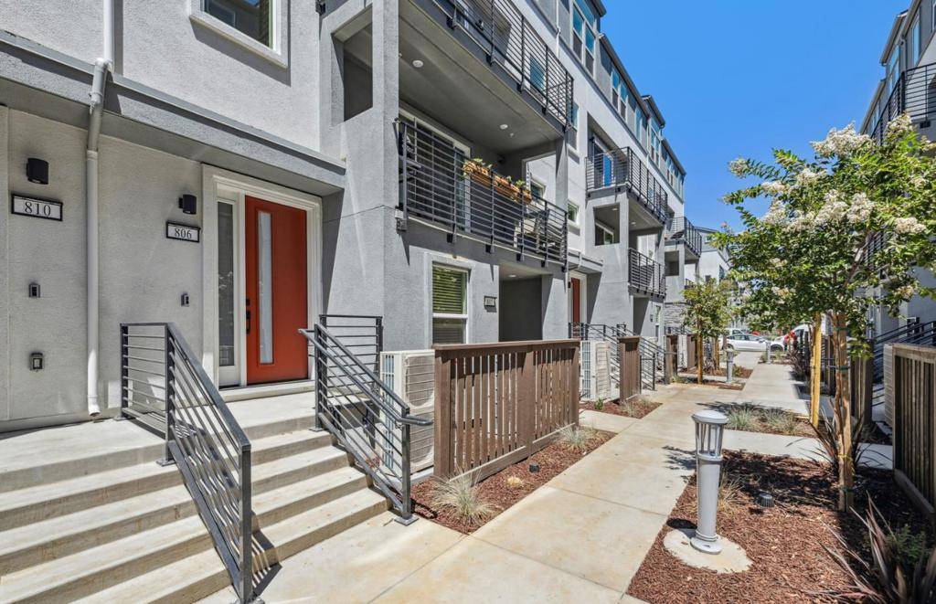San Jose, CA 95117,806 Redberry WAY