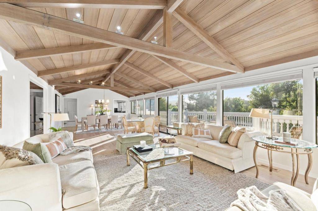 Los Altos, CA 94024,911 Matts CT