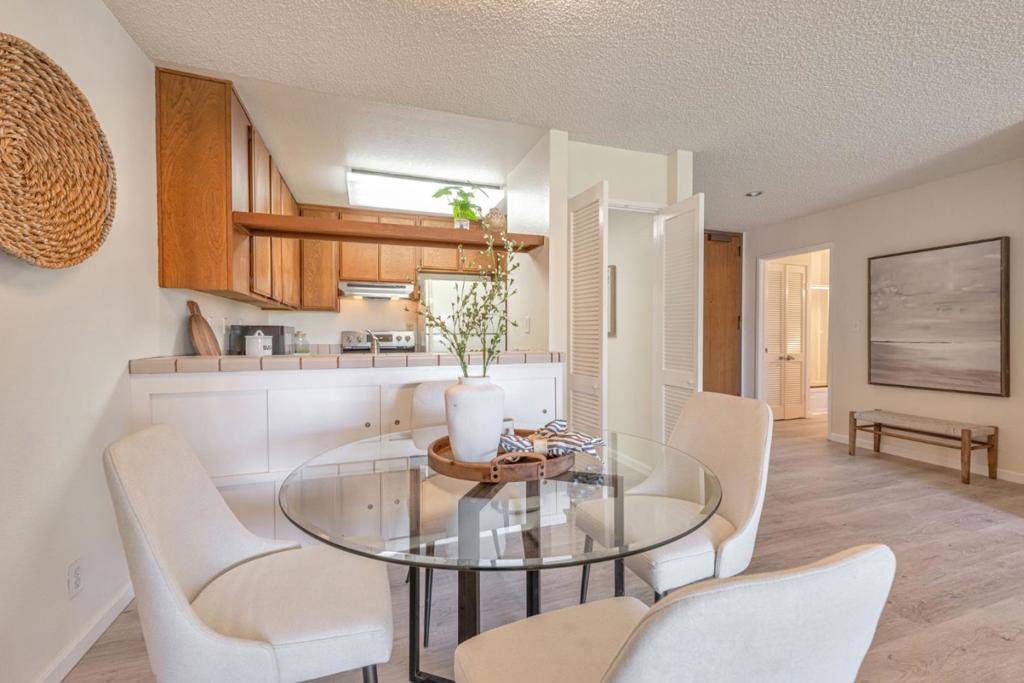 Menlo Park, CA 94025,2140 Santa Cruz AVE #D207
