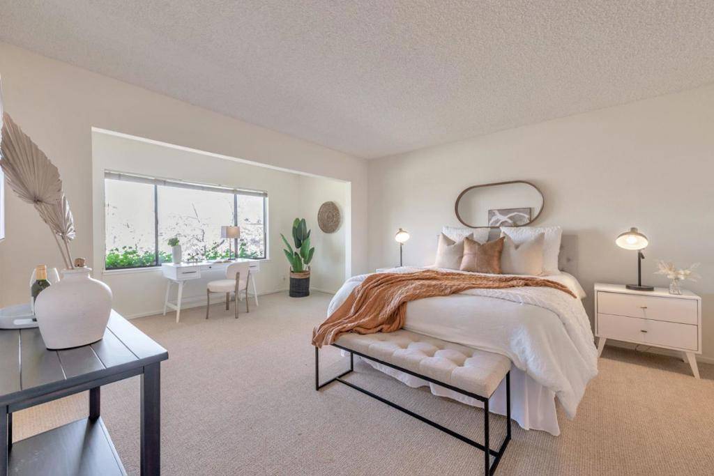 Menlo Park, CA 94025,2140 Santa Cruz AVE #D207