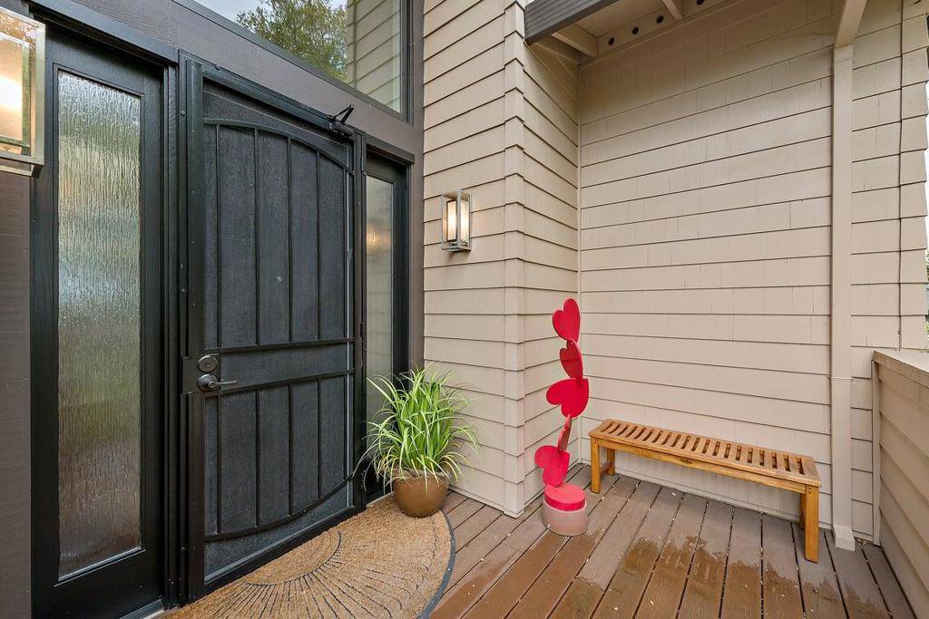 Menlo Park, CA 94025,19 Susan Gale CT