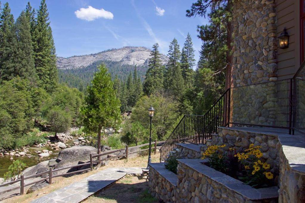 CA 95389,7899 Forest DR