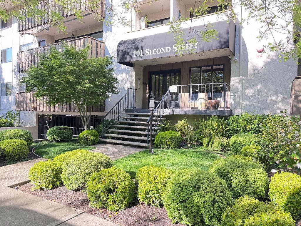 Los Altos, CA 94022,101 2nd ST #5