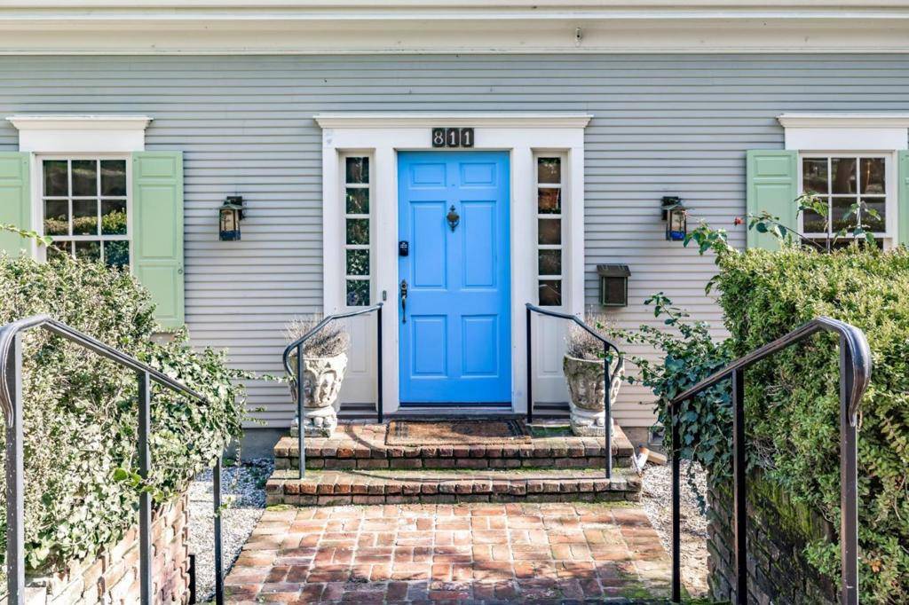 Monterey, CA 93940,811 Alameda AVE