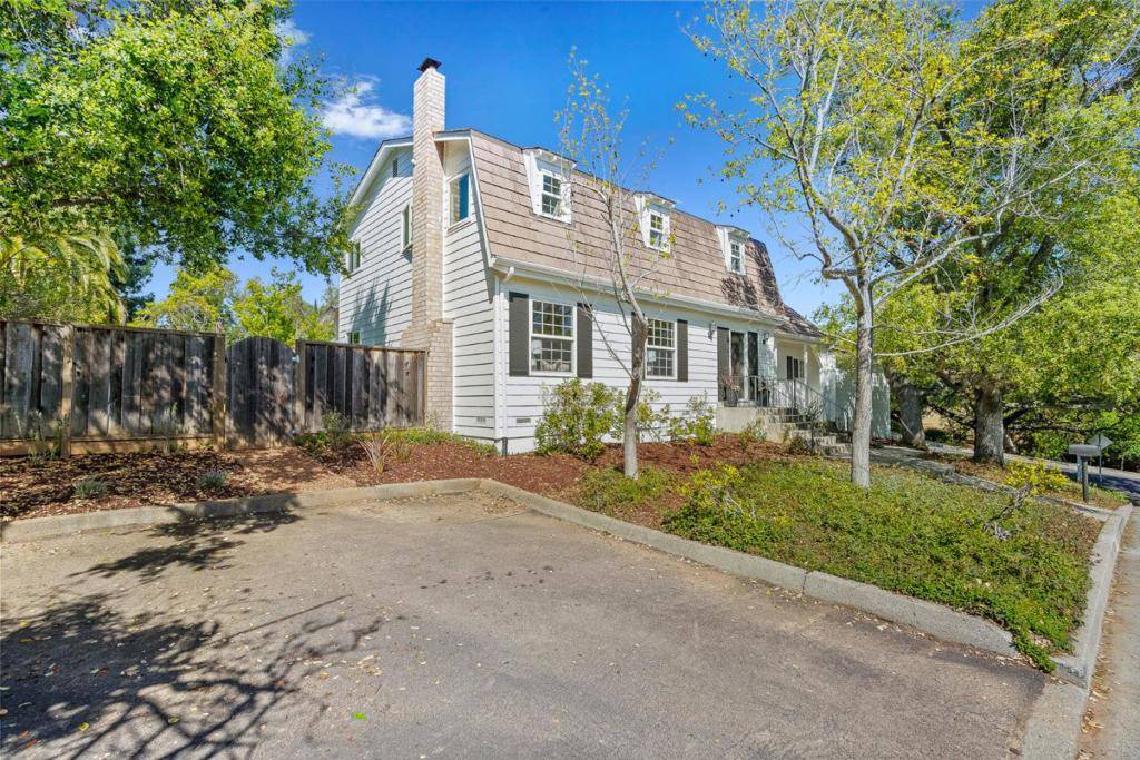 Los Gatos, CA 95032,319 Montclair RD