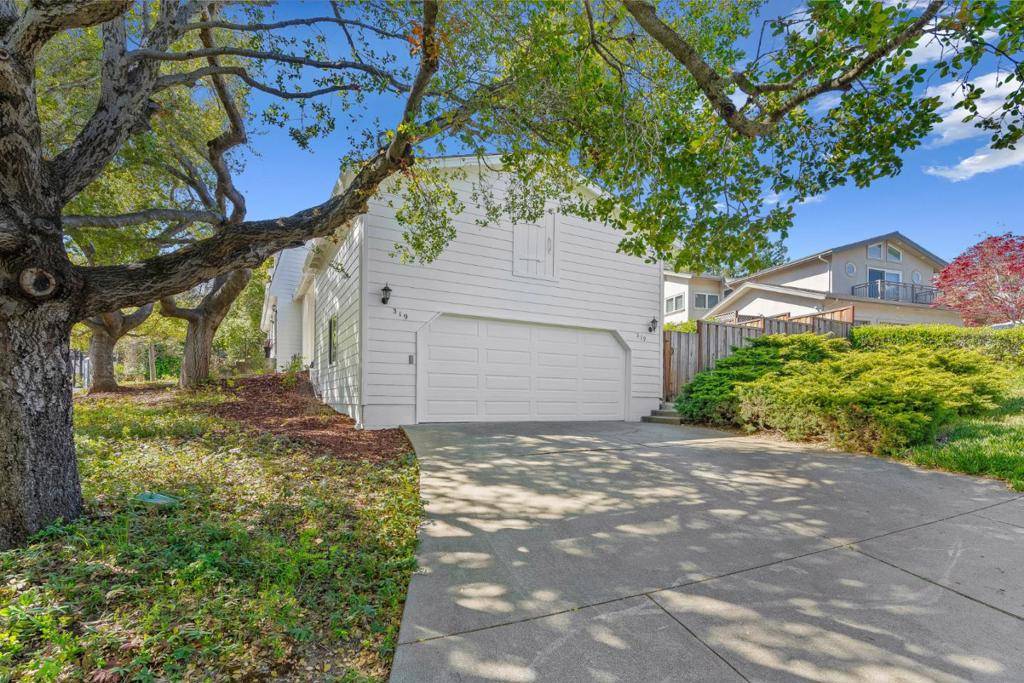 Los Gatos, CA 95032,319 Montclair RD