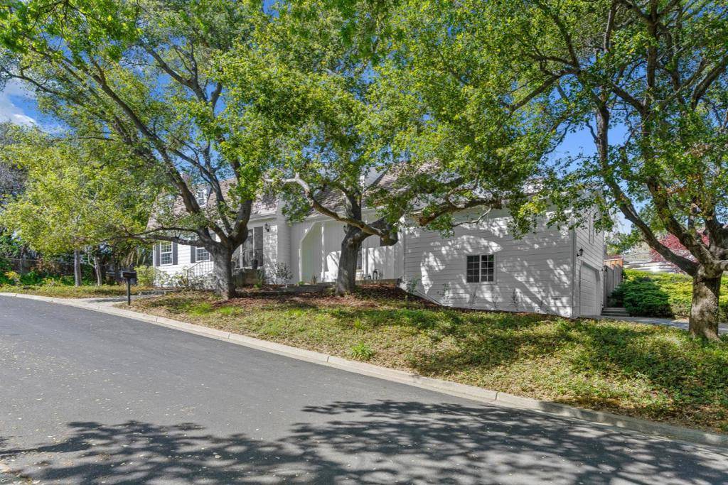 Los Gatos, CA 95032,319 Montclair RD