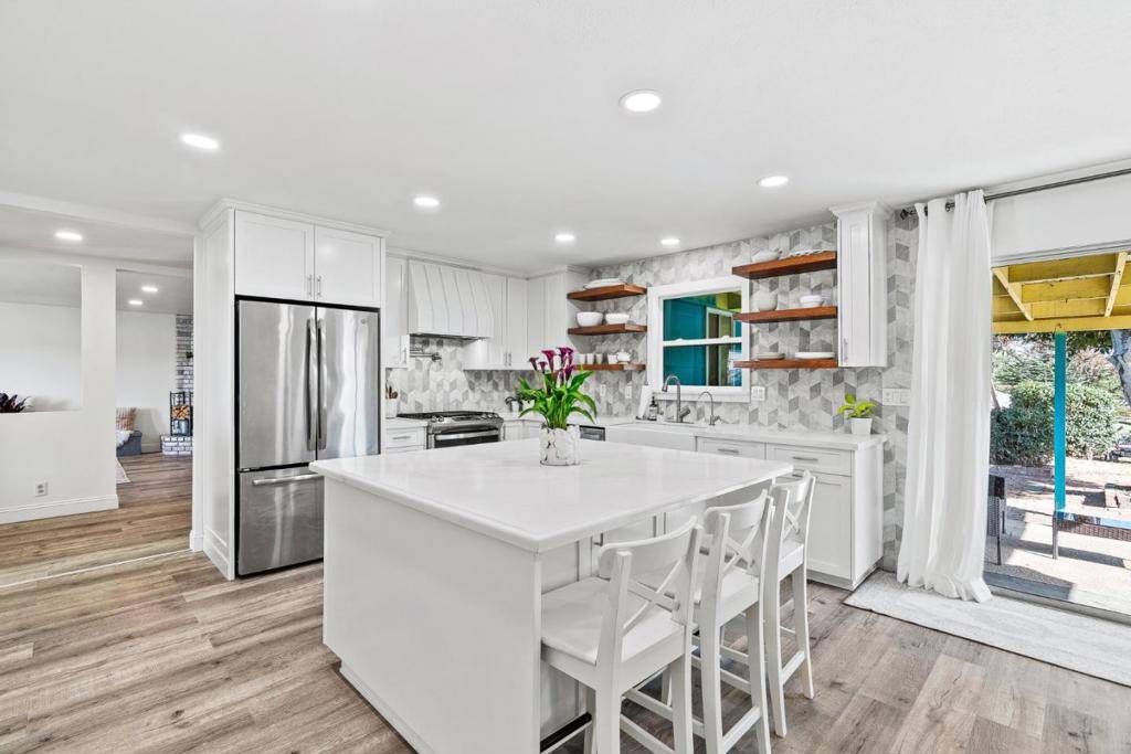 Salinas, CA 93906,19395 Bellinzona AVE