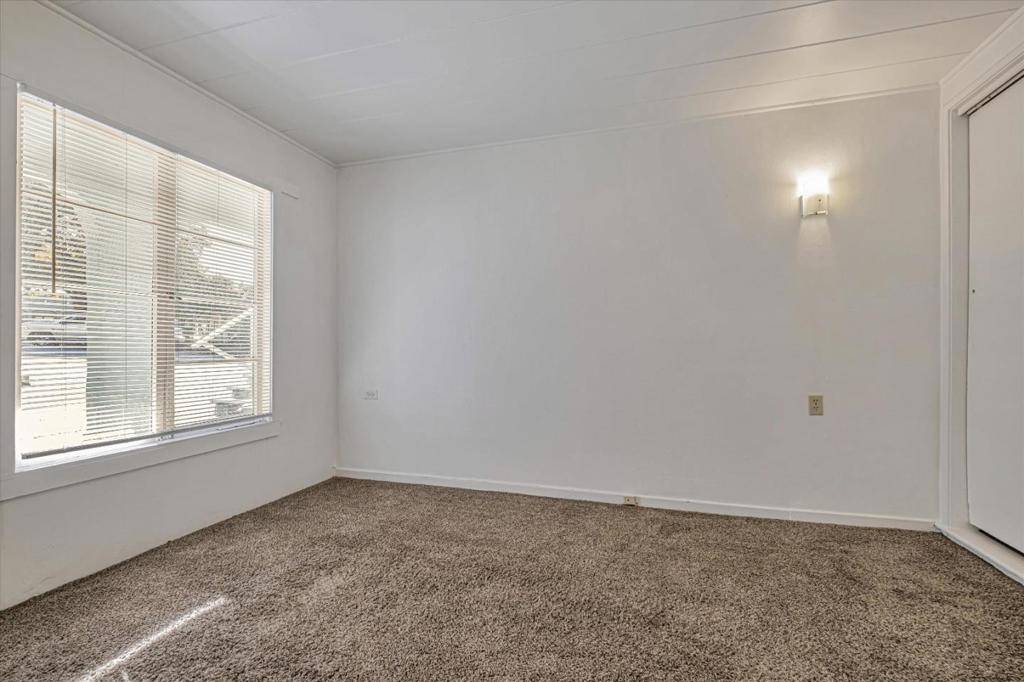 Santa Cruz, CA 95062,27352737 Soquel AVE