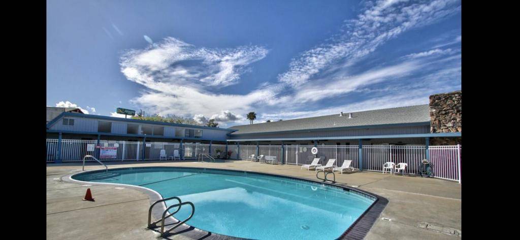 Salinas, CA 93905,166 Kern ST #24