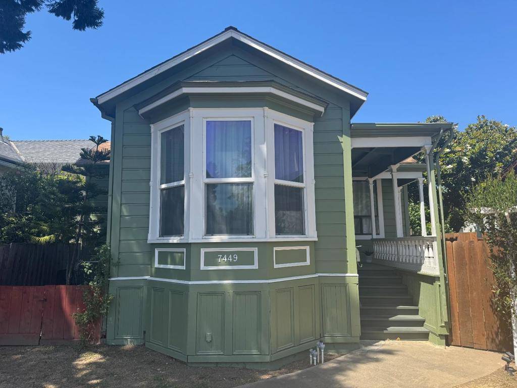 Gilroy, CA 95020,7449 Church ST