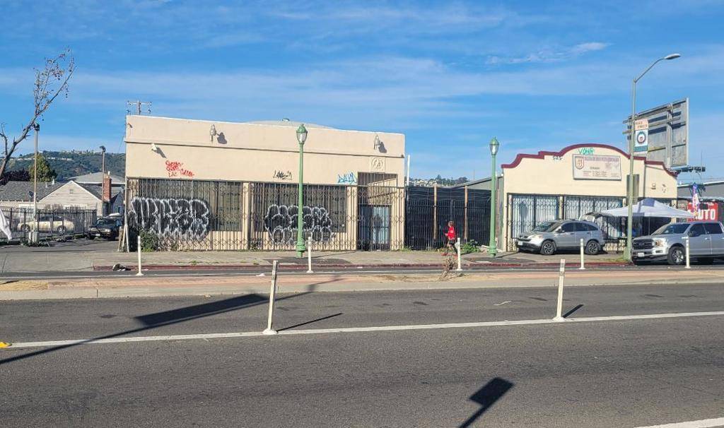 Oakland, CA 94621,7508 International BLVD
