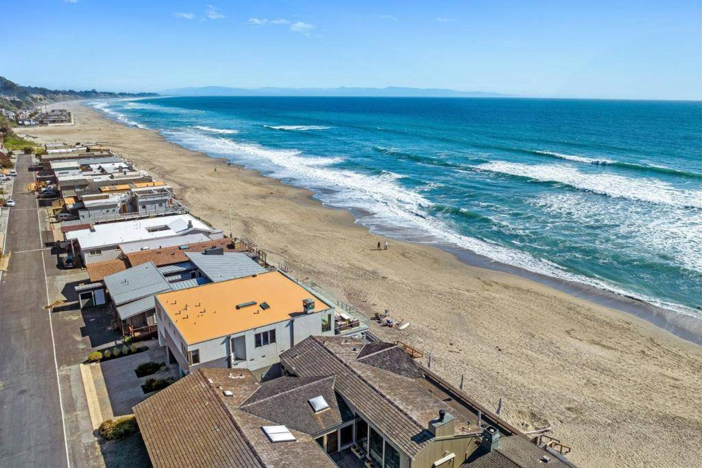 Aptos, CA 95003,618 Beach DR