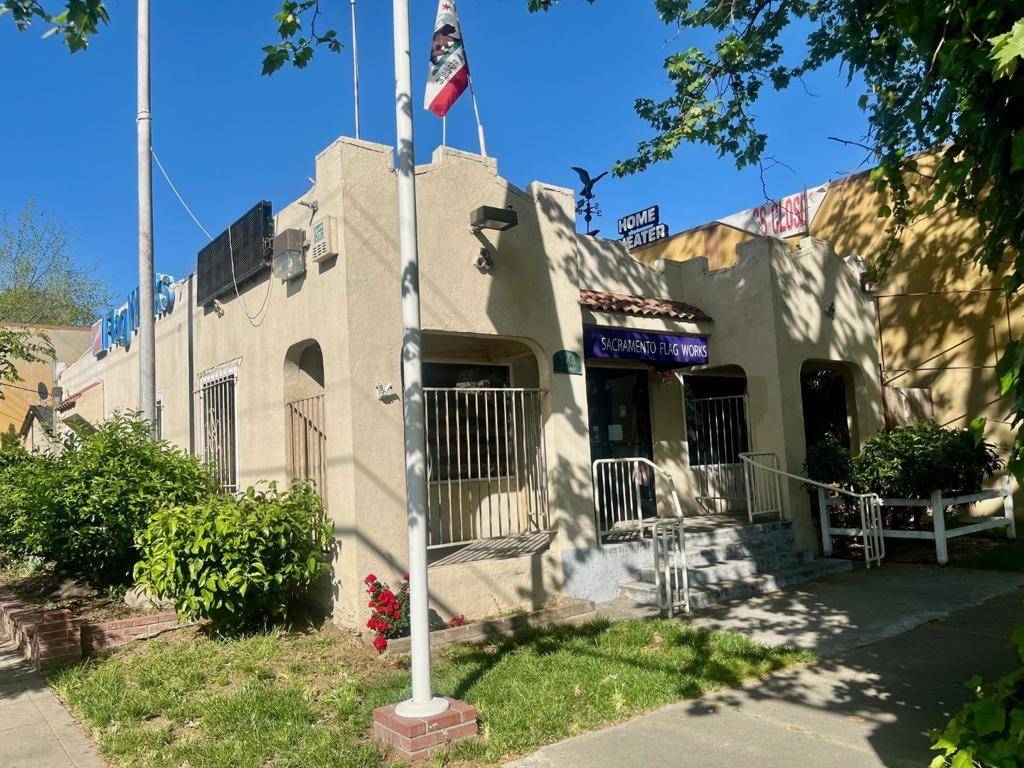 Sacramento, CA 95816,3001 D ST