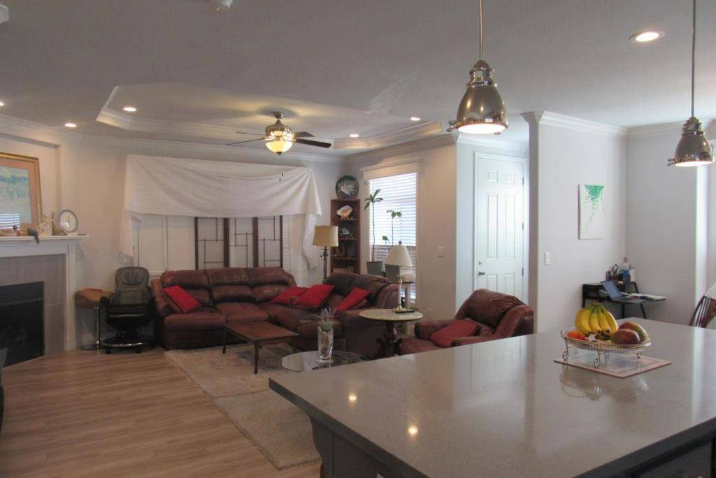 Mountain View, CA 94041,325 Sylvan AVE