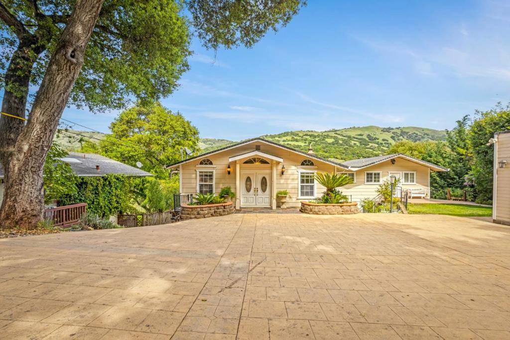 Morgan Hill, CA 95037,17480 Hoot Owl WAY