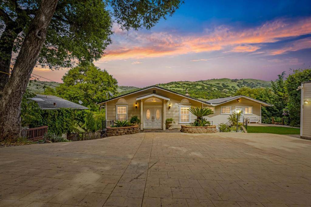 Morgan Hill, CA 95037,17480 Hoot Owl WAY