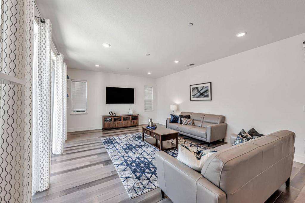 San Ramon, CA 94583,232 Via Encanto
