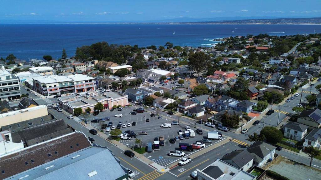 Pacific Grove, CA 93950,525 Lighthouse AVE