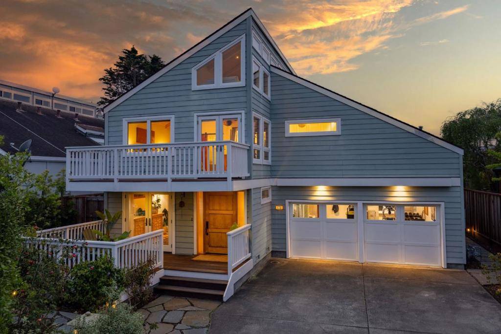 Half Moon Bay, CA 94019,628 Alsace Loraine AVE