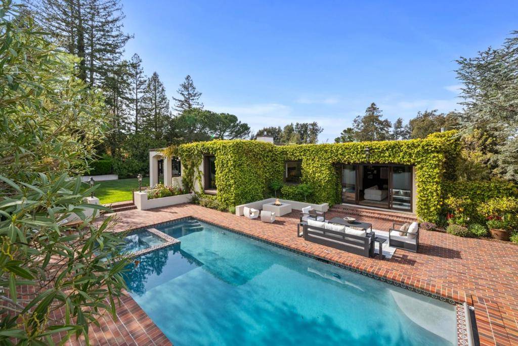 Hillsborough, CA 94010,110 New Place RD