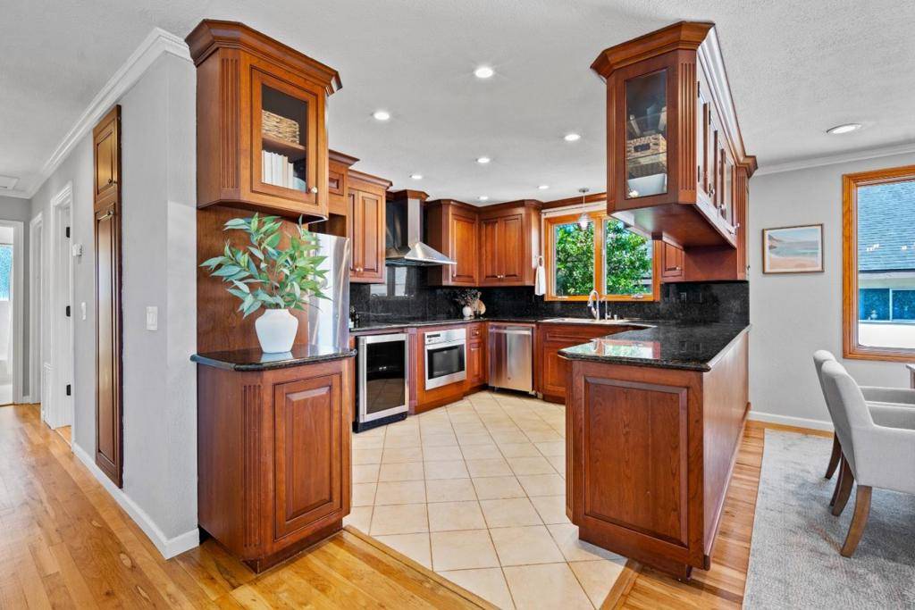 Pacific Grove, CA 93950,1307 Lawton AVE