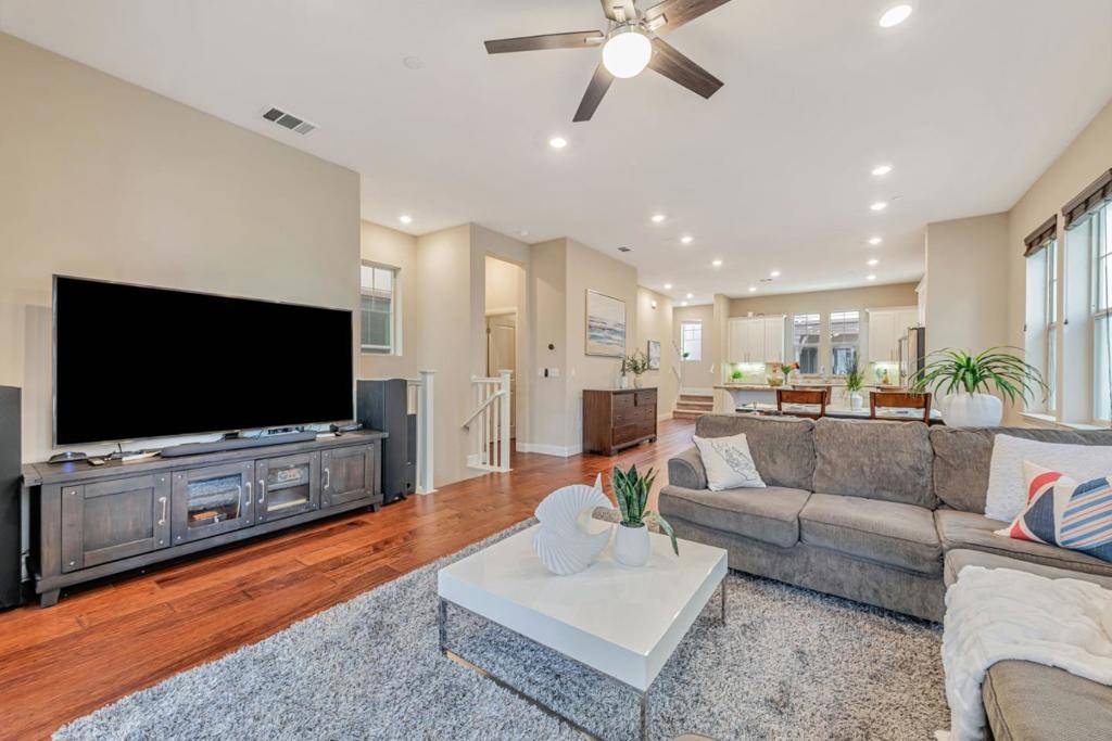 Milpitas, CA 95035,1570 Hidden Creek LN