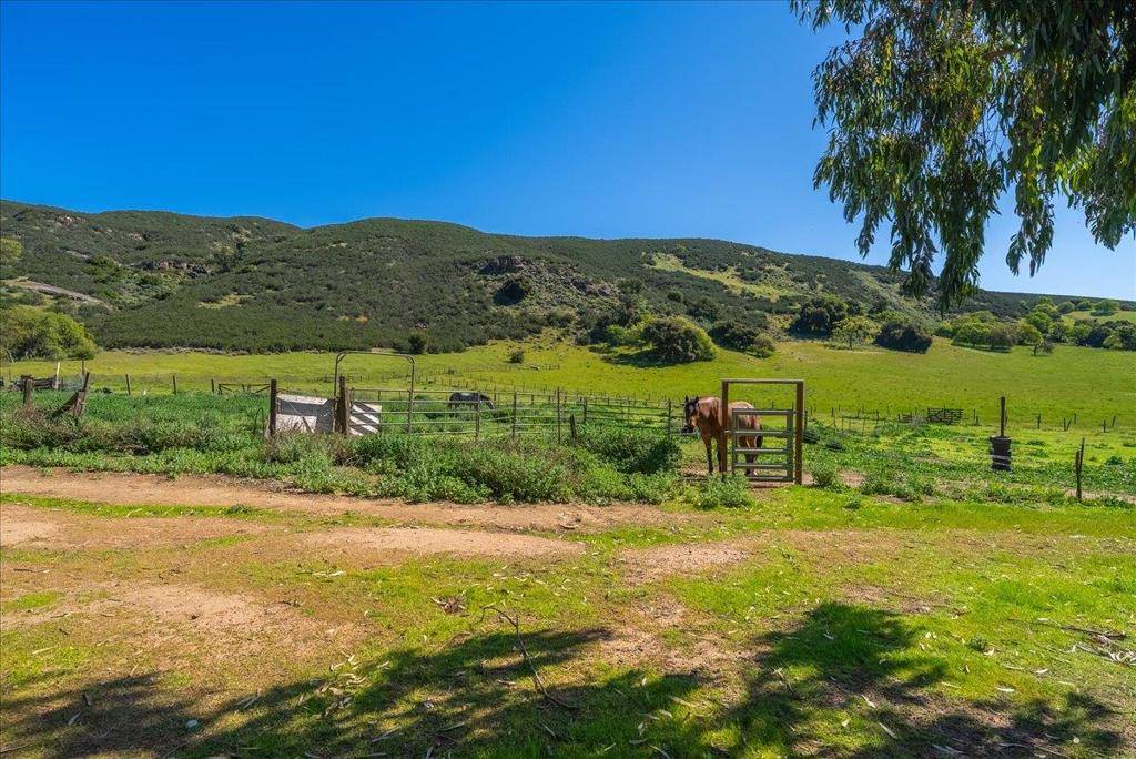 Greenfield, CA 93927,42001 Carmel Valley RD