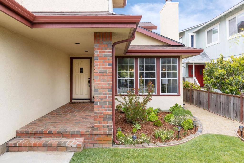 Half Moon Bay, CA 94019,315 Valdez AVE