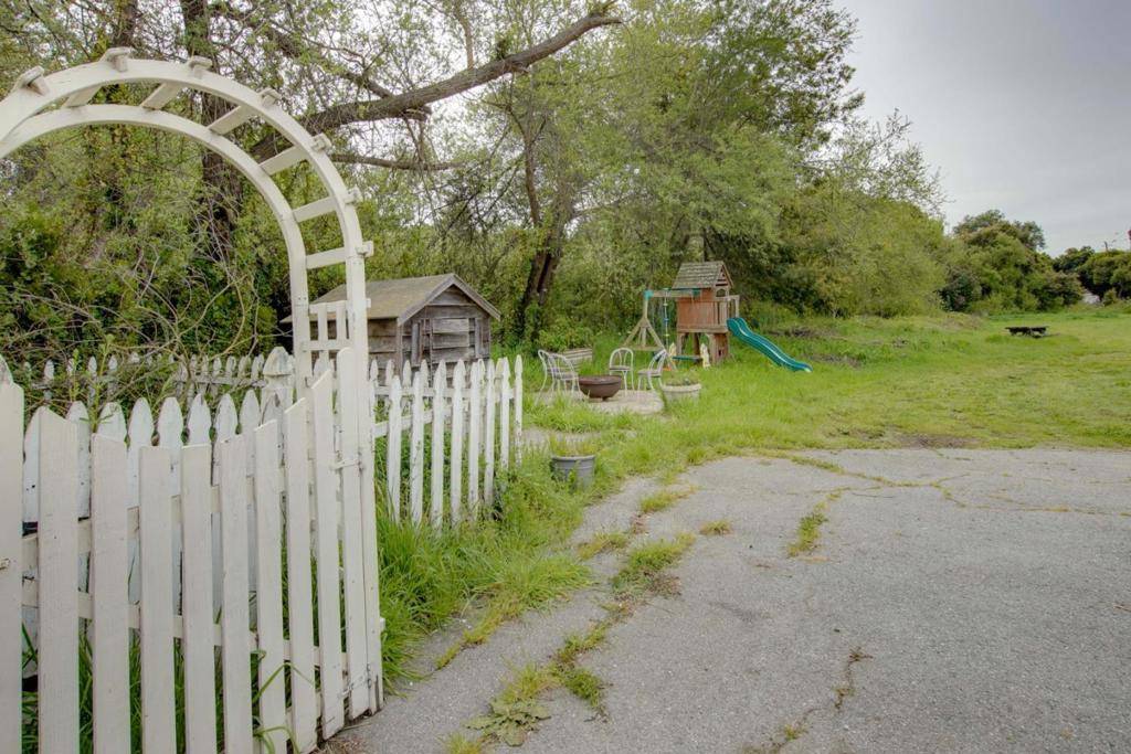 Salinas, CA 93907,9345 Prunedale South RD