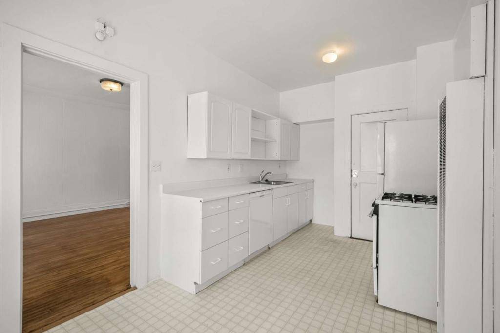 Oakland, CA 94612,1520 Madison ST