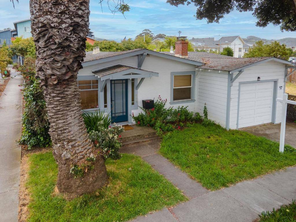 Half Moon Bay, CA 94019,895 Main ST
