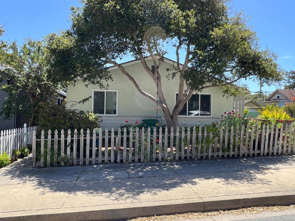 Pacific Grove, CA 93950,609 Congress AVE